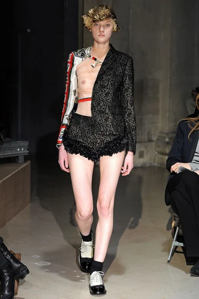 Look 26